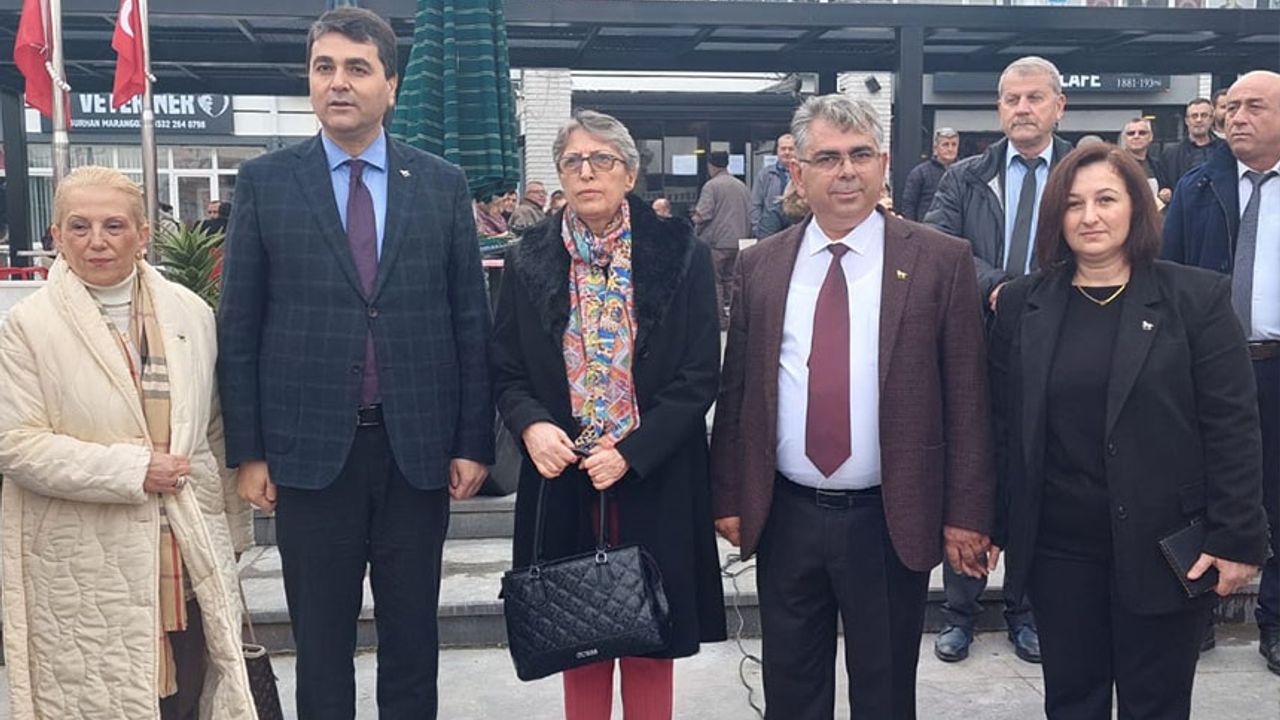 Demokrat Partili Uysal Edirne'de partililerle buluştu.