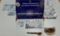 Ayakkabı tabanına uyuşturucu sakladı