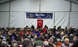 Çorlu’da 2 bin kişi parktaki çadırda iftar açtı