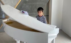 Minik Efe’nin piyanodaki başarısı