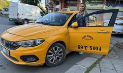 Kadın taksici hayalindeki mesleği yapıyor
