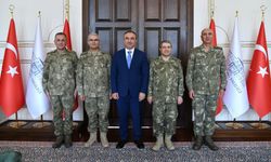Kara Kuvvetleri Komutanı Bayraktaroğlu’ndan Vali Soytürk’e ziyaret
