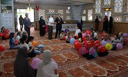 Kur'an-ı Kerim'i okumayı öğrenen çocuklara hediye verilecek