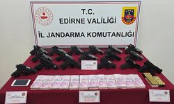 Edirne'de kaçakçılık operasyonu: 17 ruhsatsız silah ele geçirildi