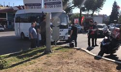 Minibüs ile motosiklet çarpıştı