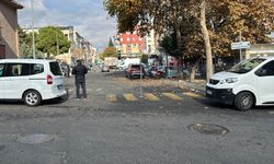 Tapulu yerini tellerle çevirip trafiğe kapattı