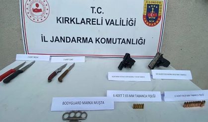 Demirköy'de aracında 2 silah bulunan şüpheli gözaltına alındı