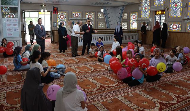 Kur'an-ı Kerim'i okumayı öğrenen çocuklara hediye verilecek