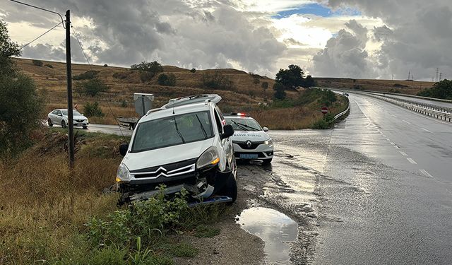 Polisten kaçarken kaza yapan araçtan düzensiz göçmen çıktı