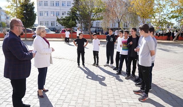 Akademi kartlar öğrencilere dağıtıldı