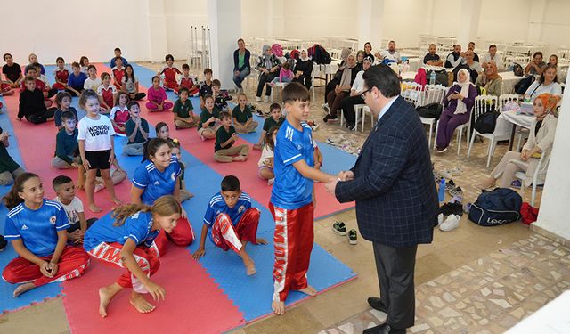 Bozkurter’den kickboks kursuna ziyaret