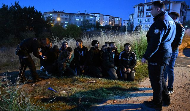 Çalılık alanda düzensiz göçmen yakalandı