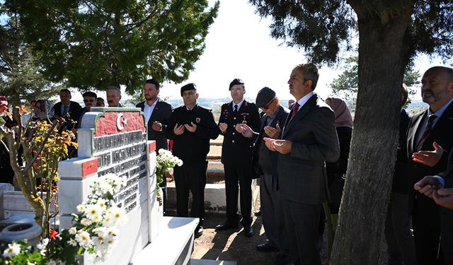 Edirneli şehit kabri başında anıldı