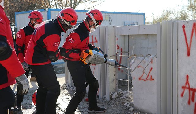 500 personelin katılımıyla deprem tatbikatı