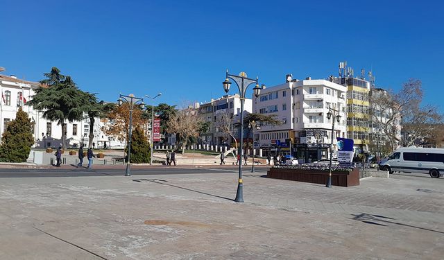 Tekirdağ’da soğuk hava sokakları boşalttı