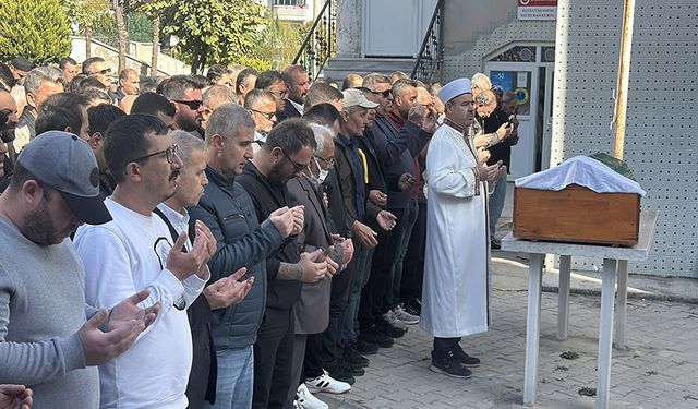 5'inci kattan düşerek hayatını kaybeden bebek toprağa verildi