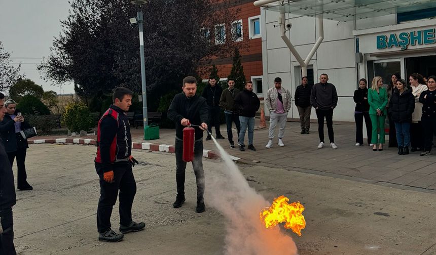 Yangın ve zehirli gazlara müdahaleyi öğrendiler