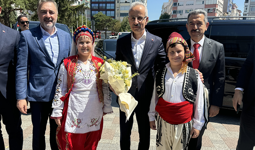 Trakyagazetesi Ulaştırma Ve Altyapı Bakanı Uraloğlu, Kırklareli'nde